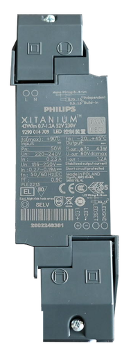 [/929001470906-900-C] Xitanium 43W/m 0.7-1.2A 52V 230V 900mA Anti Traction + man.stek.